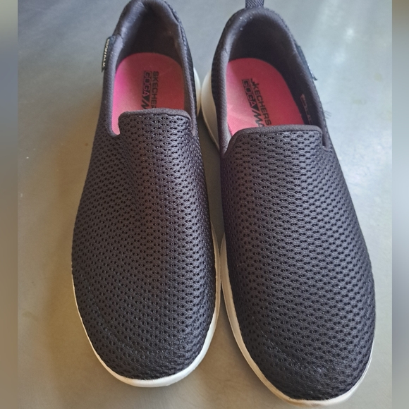 Skechers Shoes Skechers Womens Black And White Goga Max Gen 5